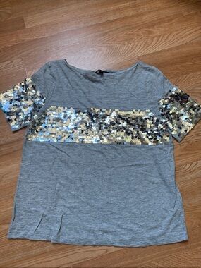 Banana Republic Gray Short-Sleeve Tee with Gold Sequin Band